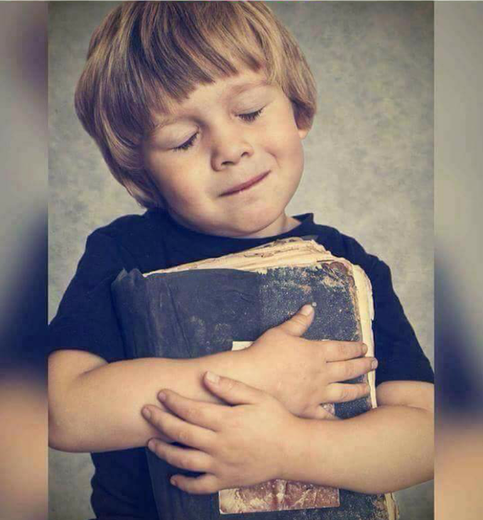 I am in love,,  with books 💗