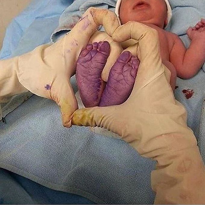 Gotta get them lovely baby foot prints!
