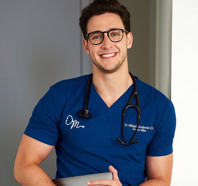 I grew up embracing my inner nerd 🤓 and so far I can’t complain. Don’t ever be afraid to be your authentic self. Proudly share your passions for what you love! 👨🏻‍⚕️❤️⛑ #dr_mike