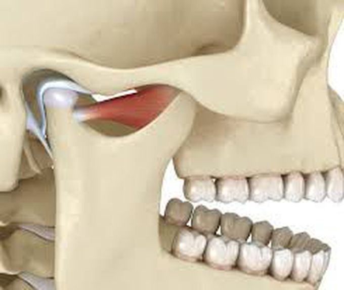 How is lock jaw treated?