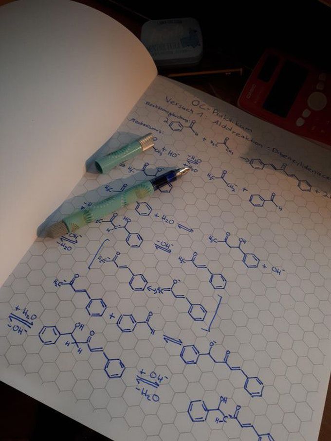 Hexagonal graph paper for organic chemistry