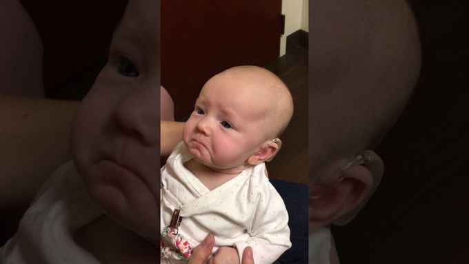 Her baby hears 4 de first time and is almost moved to tears!