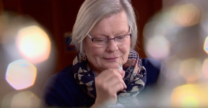 This Woman Can Smell Parkinson's. It Might Help Lead To Earlier Treatment