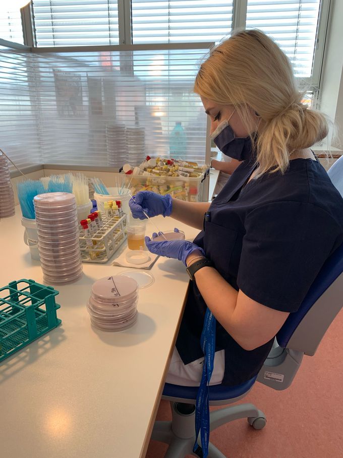 Urinary tract infections (UTI) diagnostic laboratory department 🧫