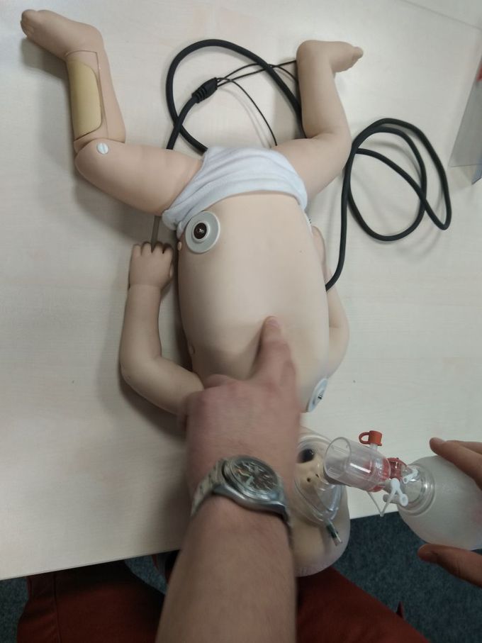 simulating infant / new born reanimation