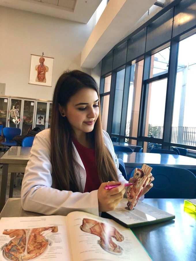Medical Student😜👩🏻‍⚕️